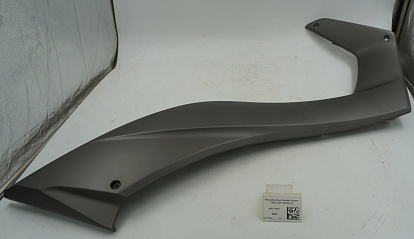 Облицовка бака боковая правая X-MAX (2031360500) (T)