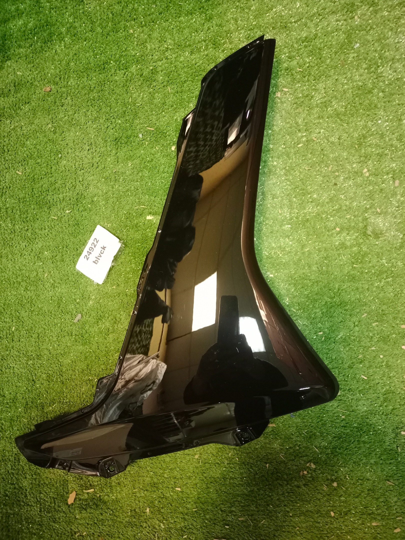 Накладка подножек водителя нижняя правая MAX (105/106)