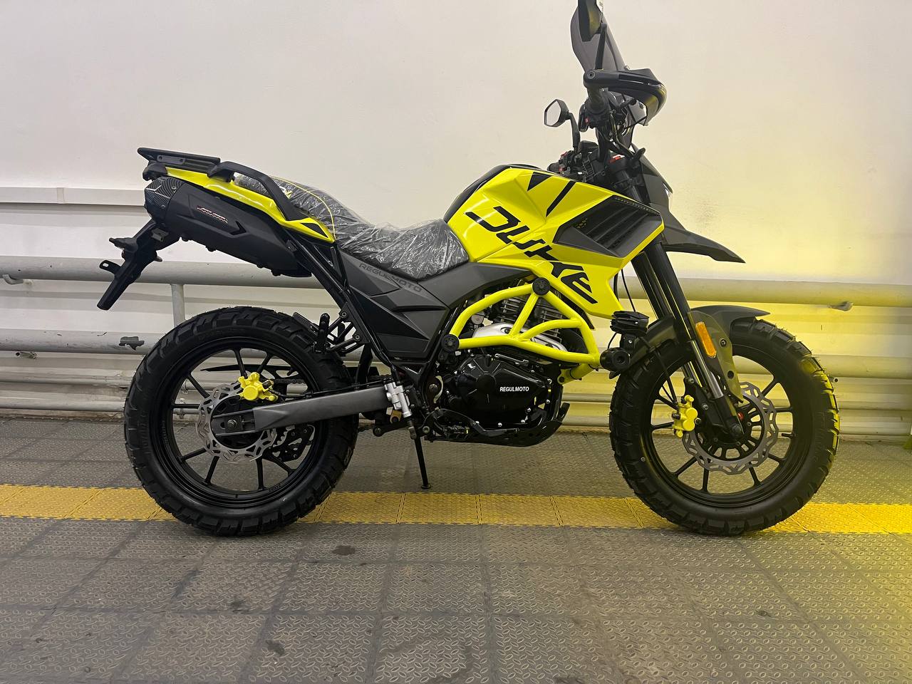 Дорожный мотоцикл Regulmoto DUKE Желтый 