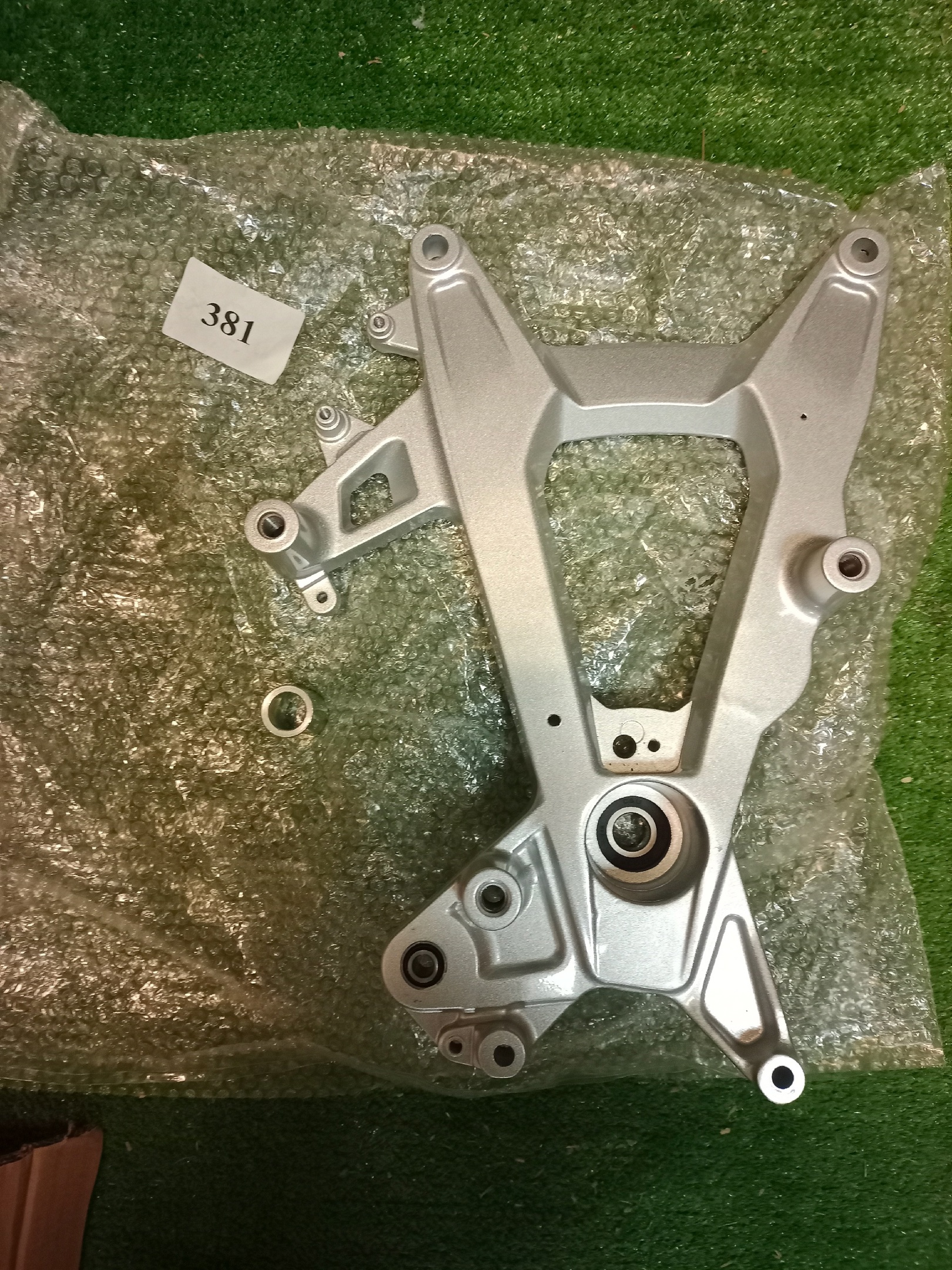 Кронштейн заднего колеса правый JET RS 180cc (S)